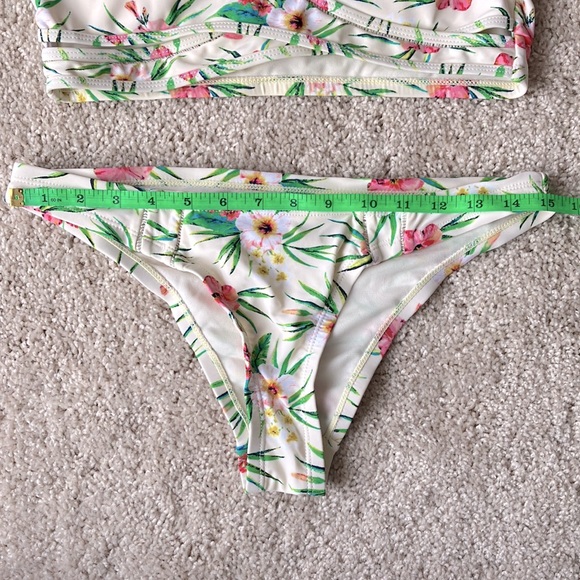 Betty Jade | Floral Bikini - Picture 6 of 11